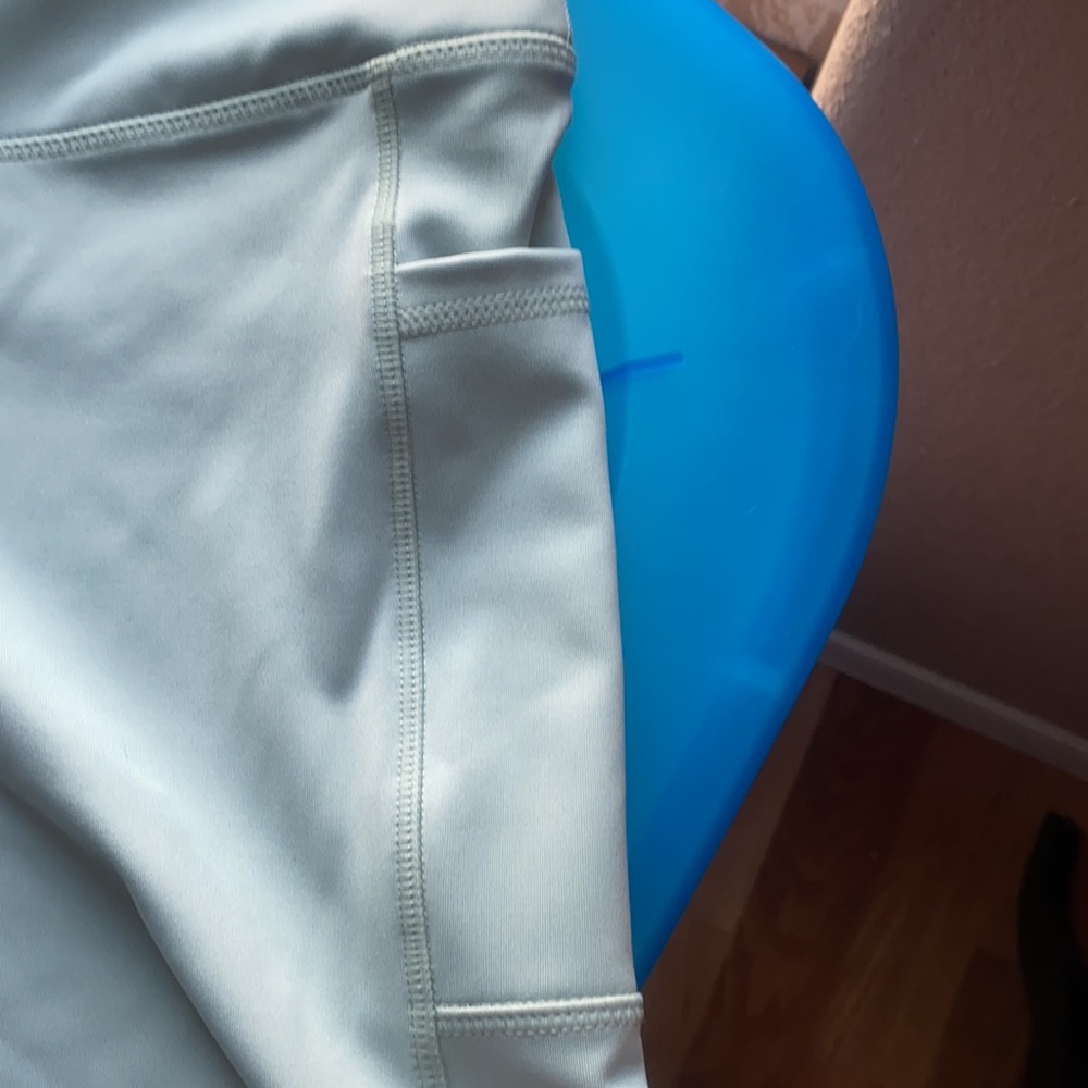 Yoga pants with pockets - Picture 2 of 4
